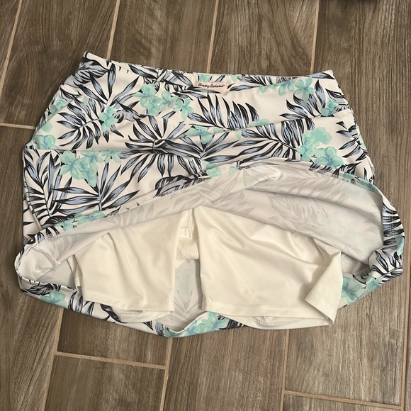 Tommy Bahama Golf Skirt - Picture 2 of 4